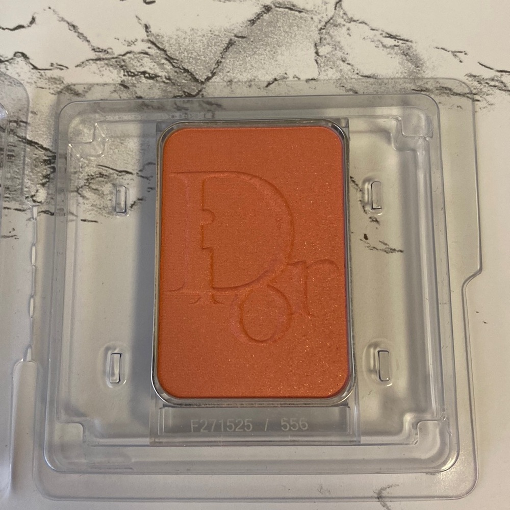 NWOB Dior powder blush: #556
Never used No box
No compact
1000% authentic